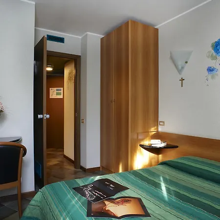 Ξενοδοχείο με διαμερίσματα Mirelladue Ponte Di Legno